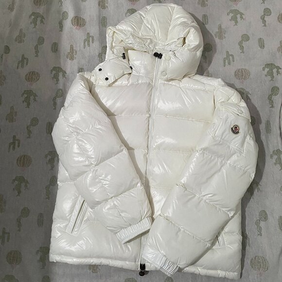 Moncler White Unisex Down Jacket With Hood - Picture 1 of 10